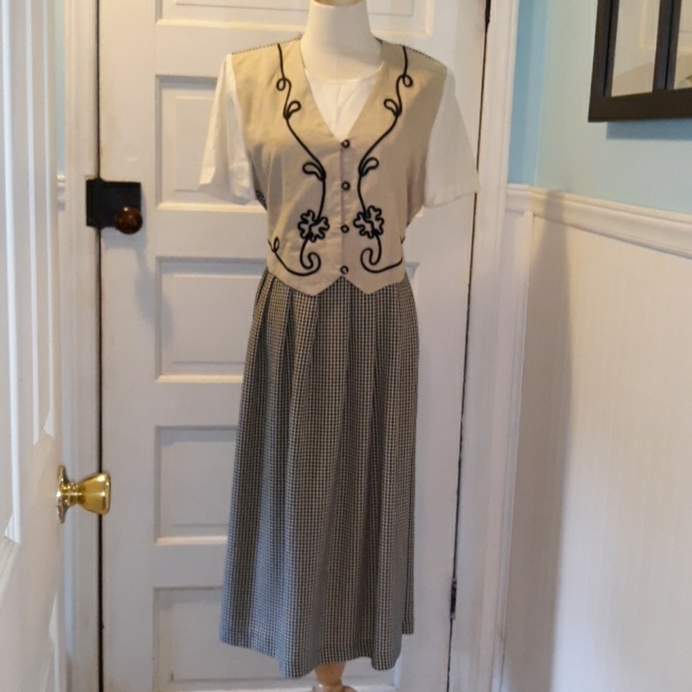 Vintage 1980s Miss Dorby 12P dress